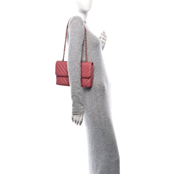 Chanel Lambskin Chevron Quilted Medium Trendy CC Flap Top Handel Shoulder Bag - Picture 2 of 13